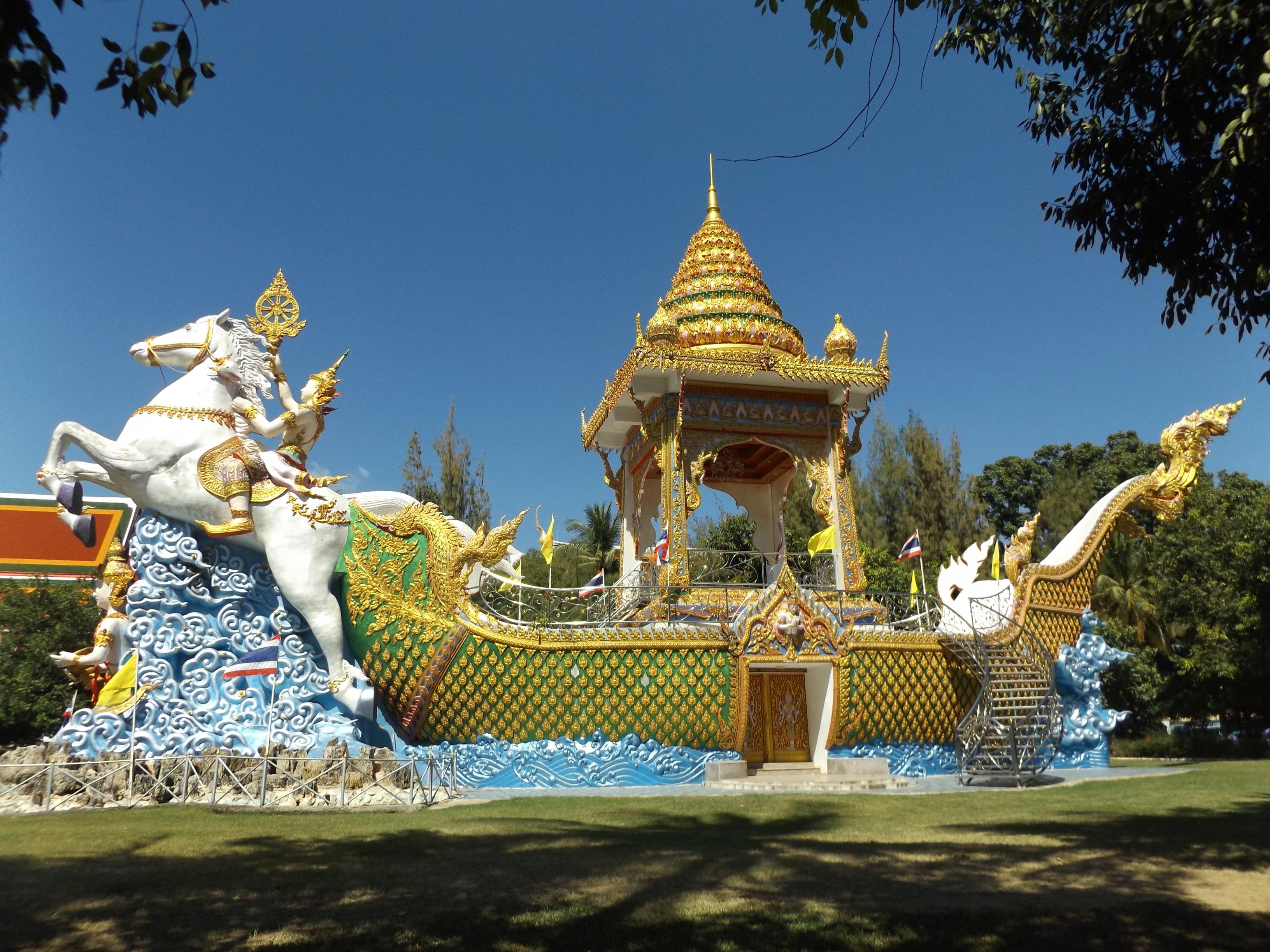 Wat Chaichumphon Chanasongkhram